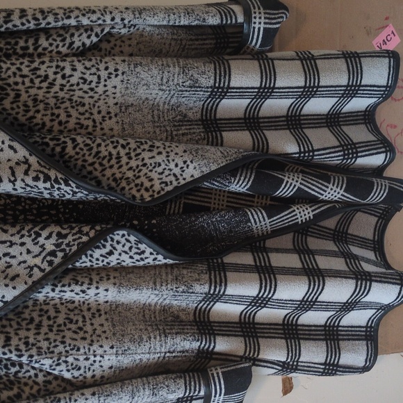 Leather trim and warm - Picture 2 of 10